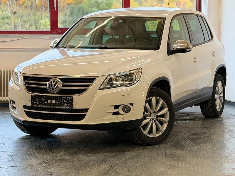 Weiß Gebraucht 2010 VW Tiguan Sportline SUV | 7.350 € (Guter Preis) - Bild 1/4