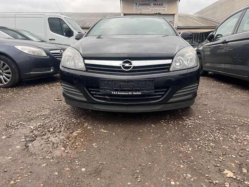 Schwarz Gebraucht 2005 Opel Astra GTC Sport Limousine | 1.499 € (Guter Preis) - Bild 1/4