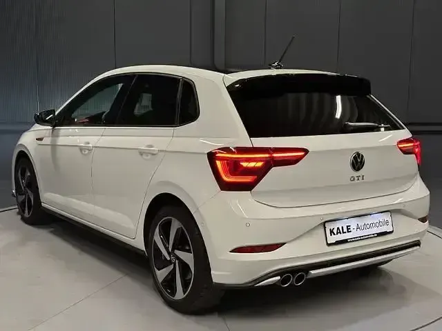 Gebraucht VW Polo Design 207 PS (152 kW) 2022 Weiß (pure white) Kleinwagen