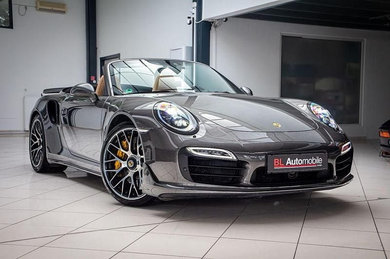 Grau Gebraucht 2015 Porsche 911 Turbo S Cabriolet Chrono Cabrio | 131.990 € (Etwas zu teuer) - Bild 1/4