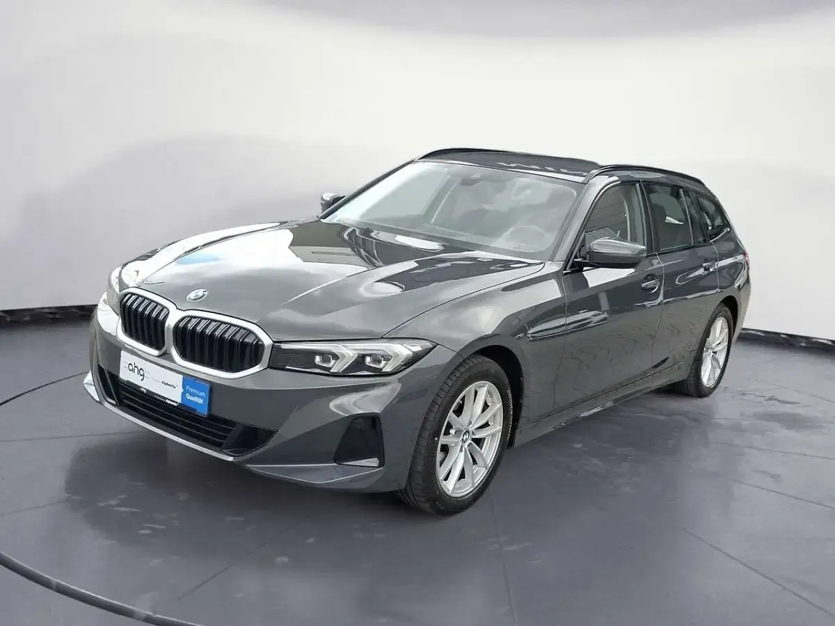 Gebraucht BMW 320 Sport Line 190 PS (139 kW) 2023 Grau Kombi