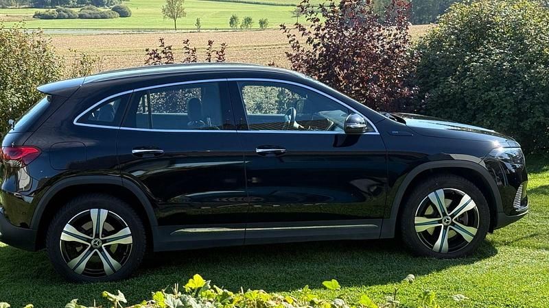 Gebraucht Mercedes EQA250 139 kW (190 PS) 2021 Schwarz SUV