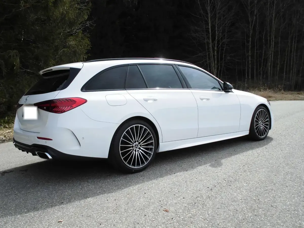 Gebraucht Mercedes C180 AMG 170 PS (125 kW) 2024 Weiß Kombi