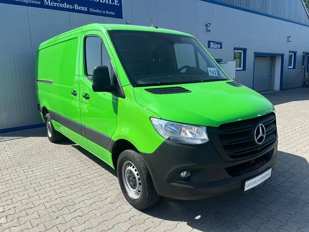 Gebraucht Mercedes Sprinter 170 PS (125 kW) 2021 Grün Van