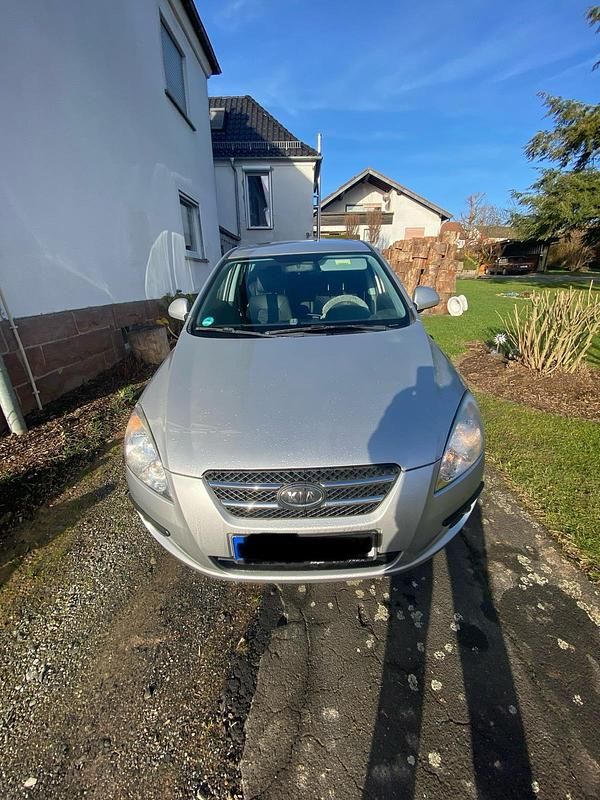 Silber Gebraucht 2008 Kia Ceed Kleinwagen | 4.500 € - Bild 1/4