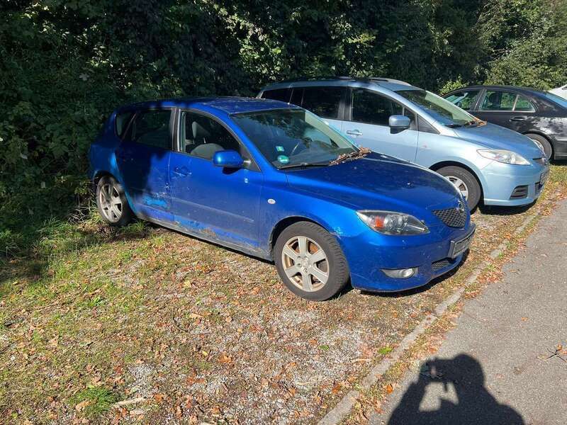 Winning blue Gebraucht 2004 Mazda 3 Inclusive Kleinwagen | 275 € (Superpreis) - Bild 1/4
