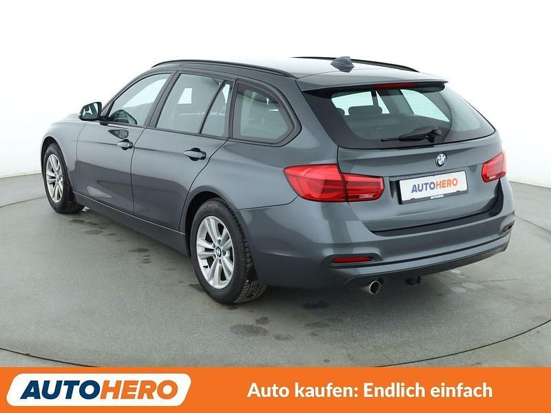 Gebraucht BMW 318 Advantage 150 PS (110 kW) 2018 Grau Limousine