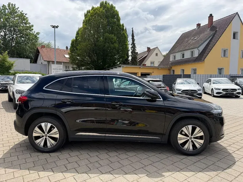 Gebraucht Mercedes EQA250 139 kW (190 PS) 2022 Schwarz SUV