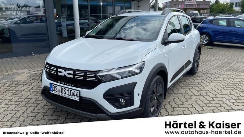 Weiß Gebraucht 2024 Dacia Sandero Expression Kleinwagen | 16.390 € (Guter Preis) - Bild 1/4