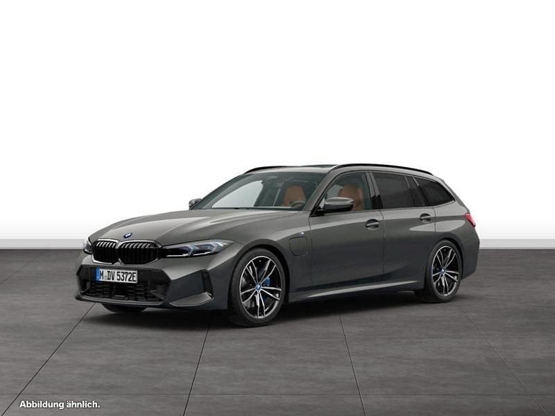 Grau Gebraucht 2024 BMW 330e Kombi | 54.930 € - Bild 1/4