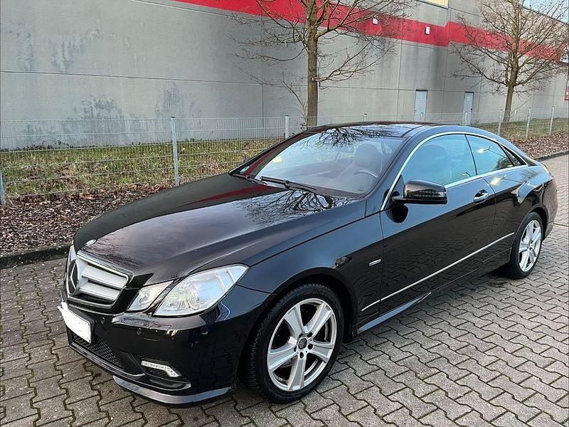 Gebraucht Mercedes E350 231 PS (169 kW) 2011 Schwarz Coupé