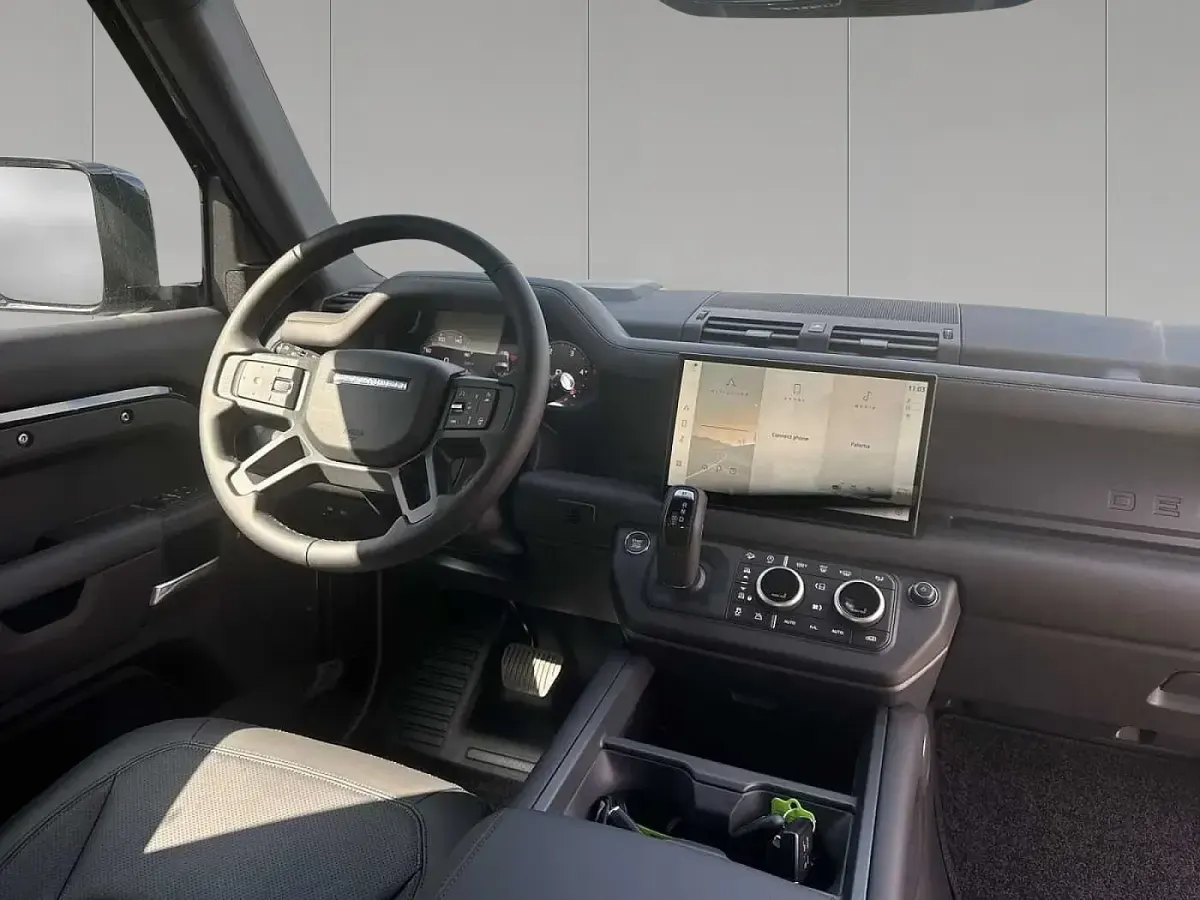 Occasion Land Rover Defender 252 ch (185 kW) 2026 Noir SUV