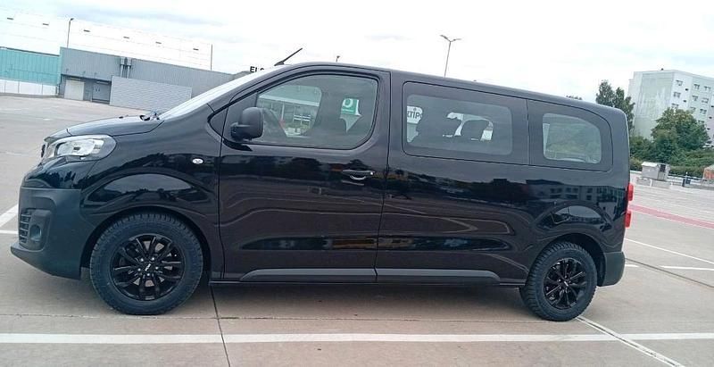 Schwarz Gebraucht 2019 Peugeot Expert Van | 24.000 € - Bild 1/4