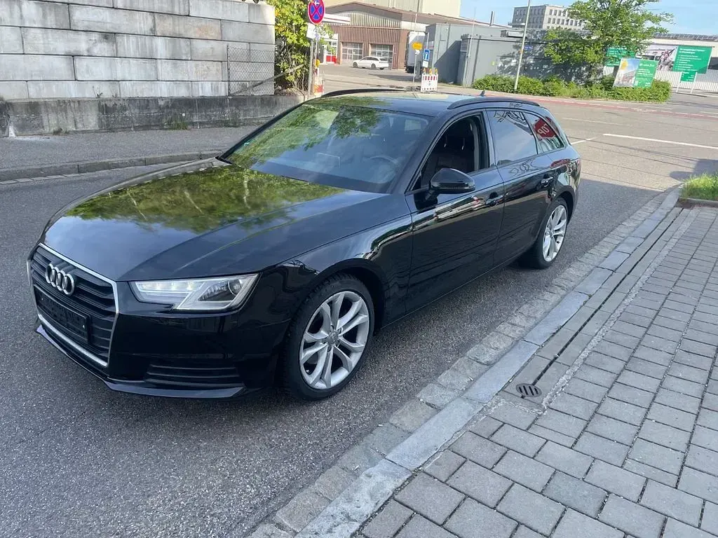 Używany Audi A4 150 KM (110 kW) 2017 Czarny Sedan/Limuzyna