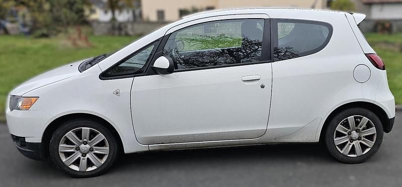 Gebraucht Mitsubishi Colt 95 PS (69 kW) 2011 Weiß Kleinwagen