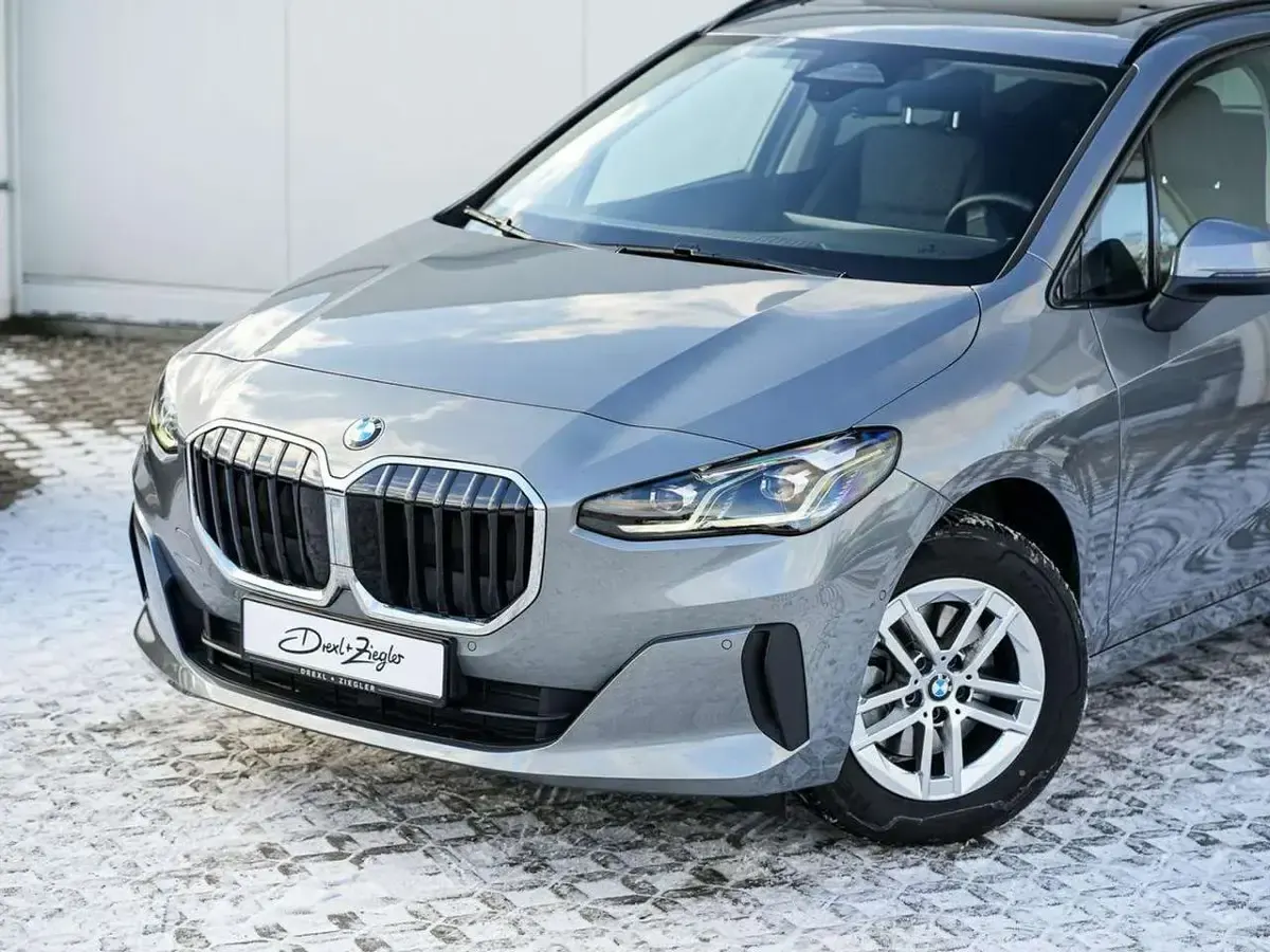 Gebraucht BMW 220 Active Tourer Luxury Line 170 PS (125 kW) 2025 Skyscraper grey metallic Van / Kleinbus