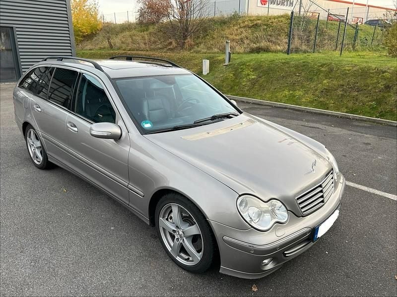 Grau Gebraucht 2007 Mercedes C230 Avantgarde Kombi | 3.499 € (Superpreis) - Bild 1/4