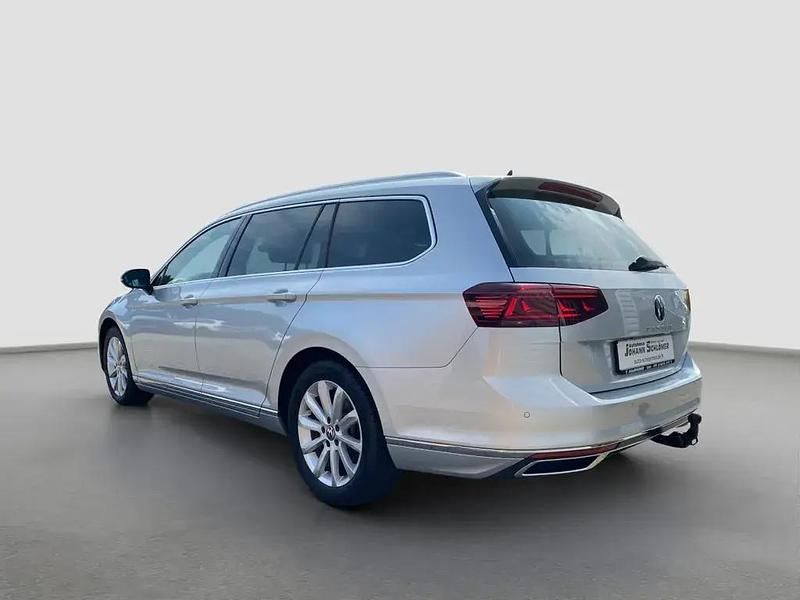 Gebraucht VW Passat Elegance 150 PS (110 kW) 2021 Reflexsilber Kombi