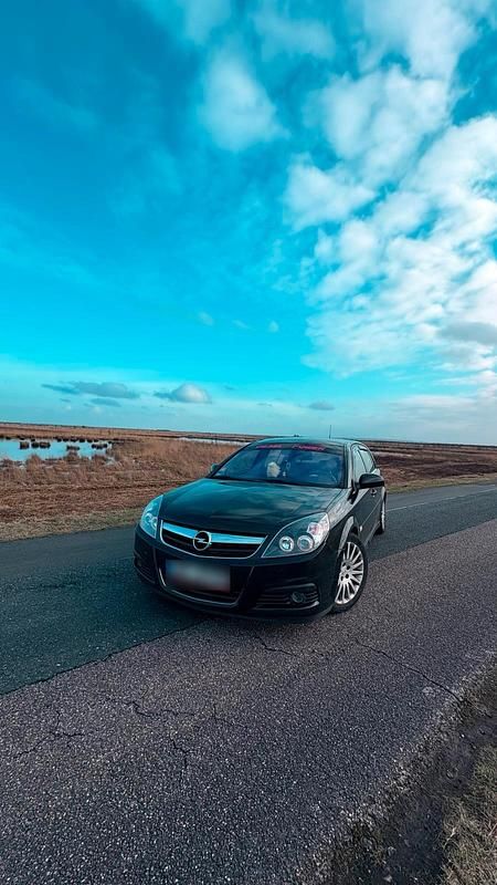Gebraucht Opel Signum 150 PS (110 kW) 2007 Schwarz Kleinwagen
