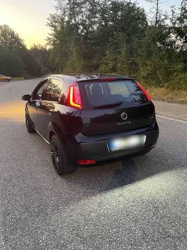 Gebraucht Fiat Punto Evo 105 PS (77 kW) 2011 Schwarz Kleinwagen