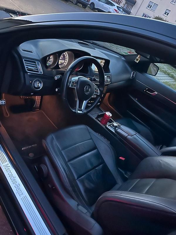 Gebraucht Mercedes E350 AMG 258 PS (189 kW) 2013 Schwarz Coupé