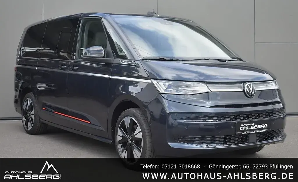 Gebraucht VW Multivan Edition 150 PS (110 kW) 2023 Starlight blue Van / Kleinbus