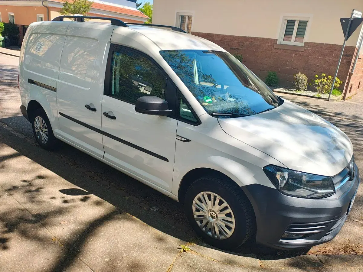 Gebraucht VW Caddy Maxi 122 PS (89 kW) 2019 Weiß Van / Kleinbus