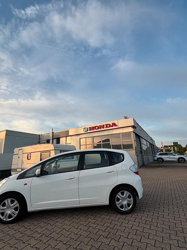 Gebraucht Honda Jazz 90 PS (66 kW) 2011 Weiß Kleinwagen