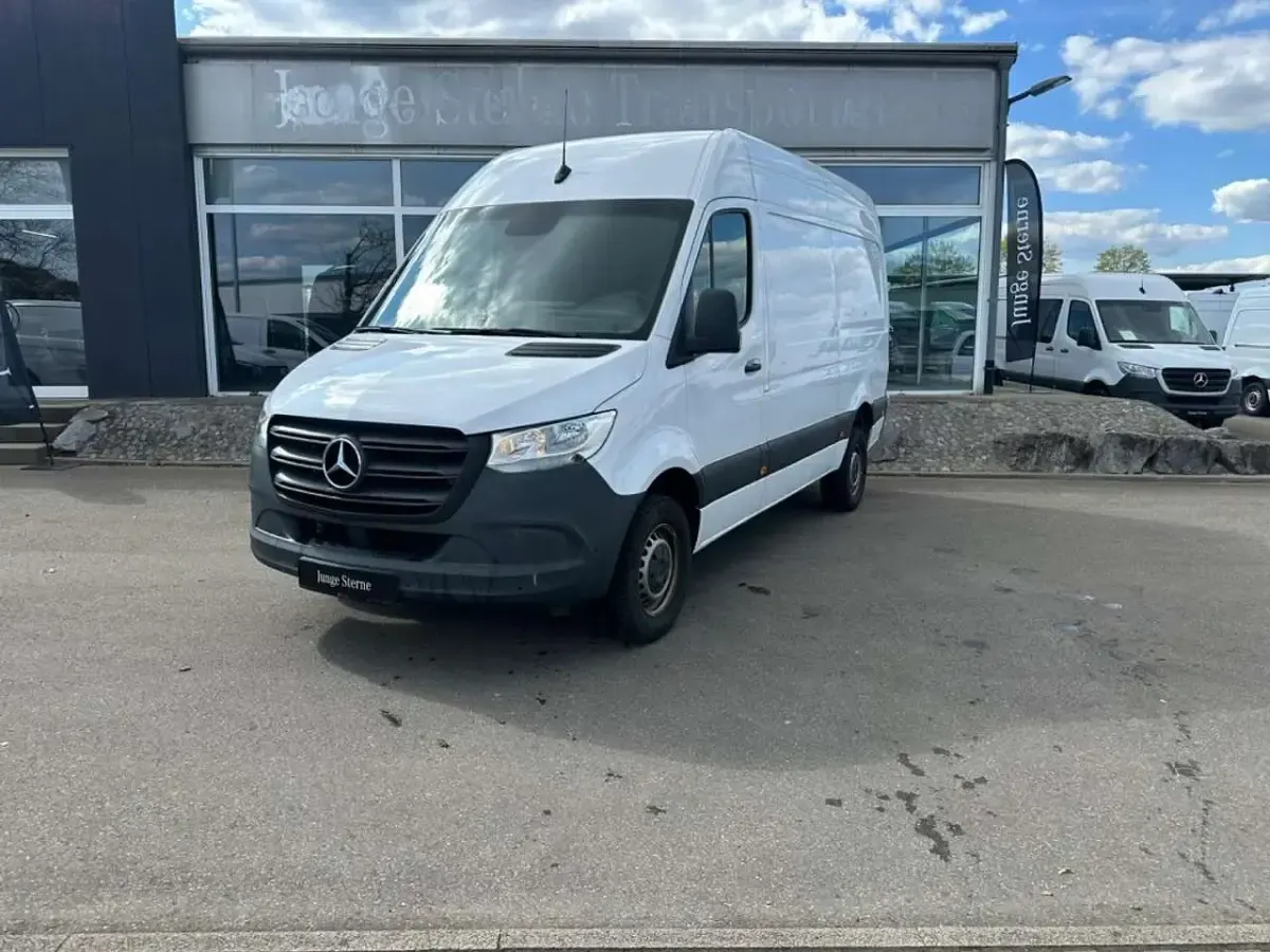 Używany Mercedes Sprinter 170 KM (125 kW) 2021 Biały Van