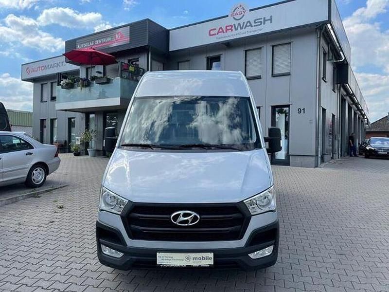 Silber Gebraucht 2016 Hyundai H 350 Van | 18.990 € (Teuer) - Bild 1/4