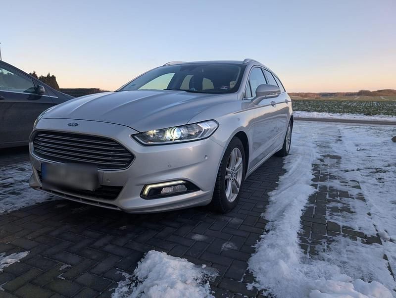 Gebraucht Ford Mondeo Titanium 150 PS (110 kW) 2017 Silber Kombi