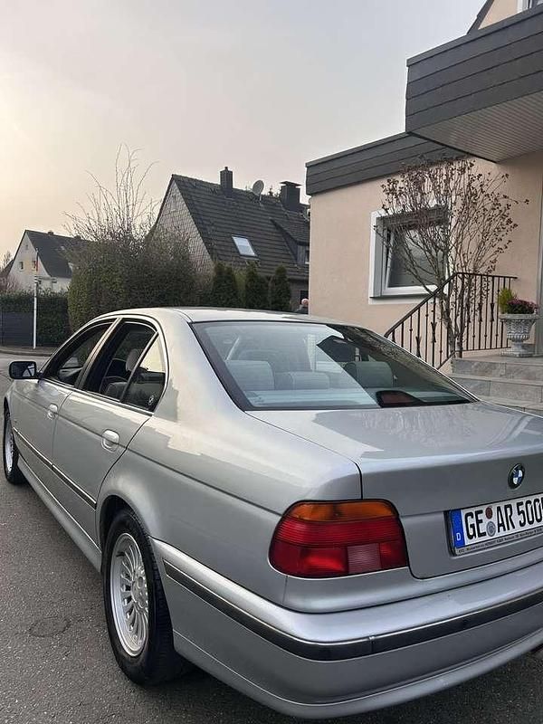 Second-hand BMW 520 150 CP (110 kW) 1997 Argintiu Berlinǎ