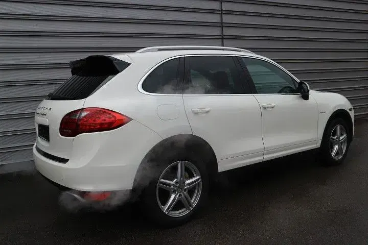 Gebraucht Porsche Cayenne 333 PS (244 kW) 2011 Weiß SUV