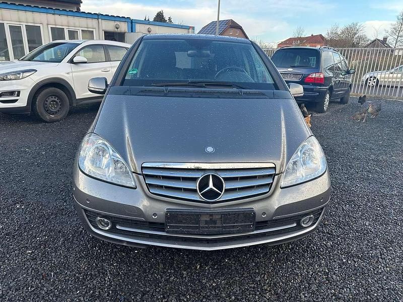 Gebraucht Mercedes A160 95 PS (69 kW) 2010 Mountaingrau  met. Kleinwagen
