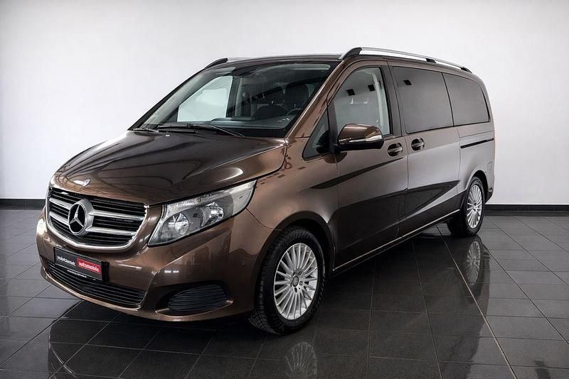 Gebraucht Mercedes V220 Edition 163 PS (119 kW) 2016 Braun Van / Kleinbus