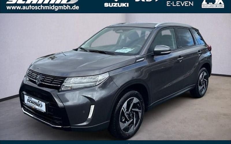 Grau Neu 2025 Suzuki Vitara Comfort+ SUV | 27.290 € (Fairer Preis) - Bild 1/4