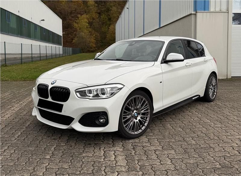 Weiß Gebraucht 2017 BMW 120 M Sport Kleinwagen | 18.595 € (Fairer Preis) - Bild 1/4