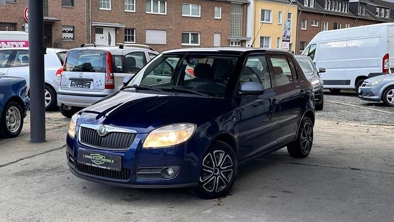 Blau Gebraucht 2009 Skoda Fabia Ambiente Limousine | 2.990 € (Fairer Preis) - Bild 1/4