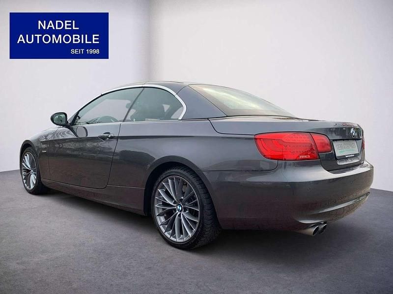 Gebraucht BMW 330 Cabriolet Comfort Edition 245 PS (180 kW) 2012 Grau Cabrio
