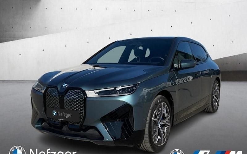Blau Gebraucht 2023 BMW iX Sport Line SUV | 69.900 € (Fairer Preis) - Bild 1/4