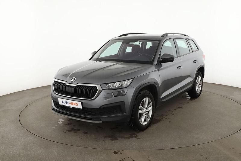 Grau Gebraucht 2022 Skoda Kodiaq Ambition SUV | 28.390 € (Superpreis) - Bild 1/3
