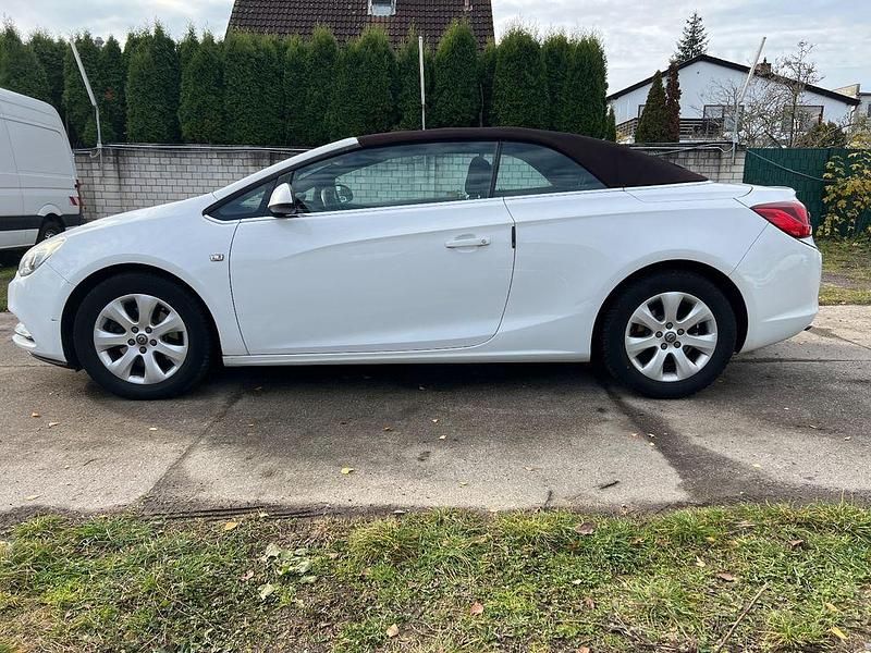 Weiß Gebraucht 2015 Opel Cascada Edition Cabrio | 7.990 € (Fairer Preis) - Bild 1/4