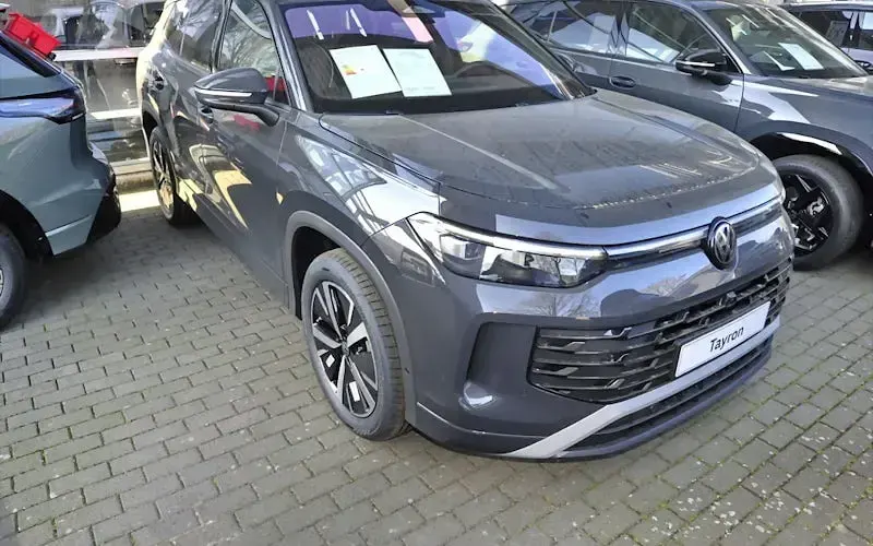 Neu VW Tayron Elegance 150 PS (110 kW) 2026 Grau SUV