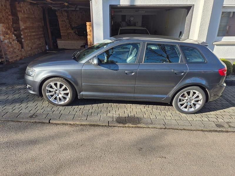 Gebraucht Audi A3 S-Line 125 PS (91 kW) 2010 Grau Limousine