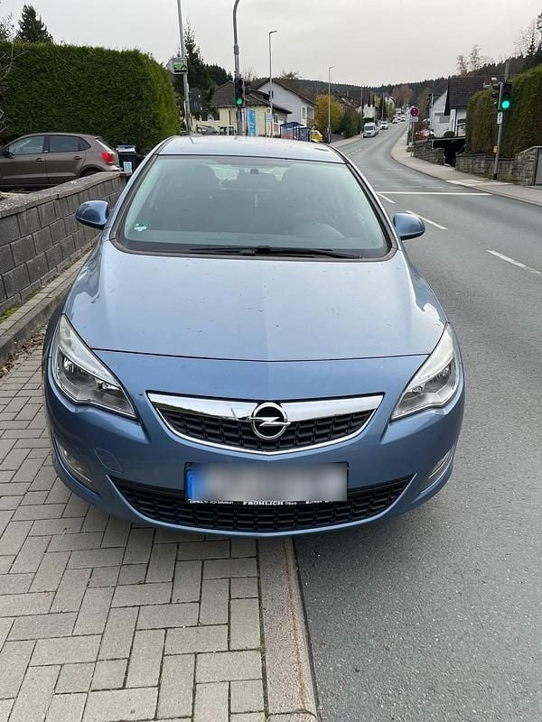 Blau Gebraucht 2011 Opel Astra Limousine | 2.700 € (Superpreis) - Bild 1/4