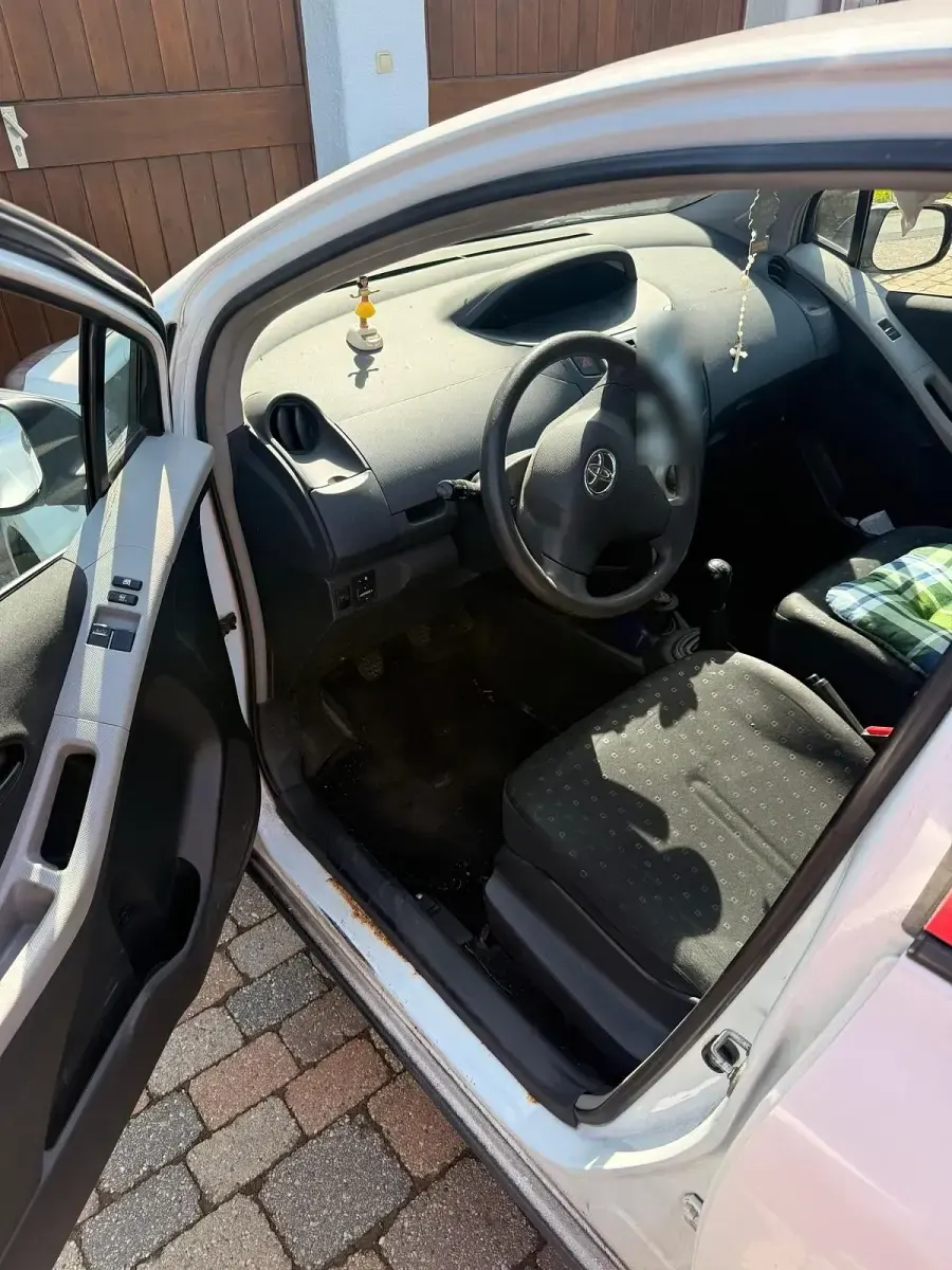 Gebraucht Toyota Yaris 76 PS (55 kW) 2009 Kleinwagen