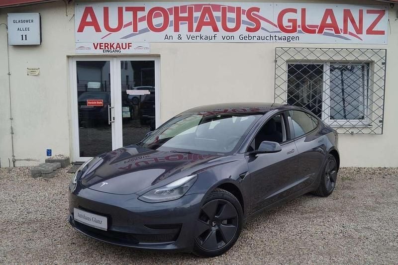 Grau Gebraucht 2023 Tesla Model 3 Limousine | 28.999 € (Guter Preis) - Bild 1/4