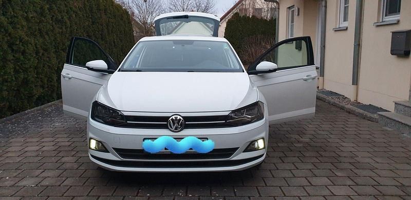 Weiß Gebraucht 2017 VW Polo Comfortline Limousine | 9.601 € (Guter Preis) - Bild 1/4