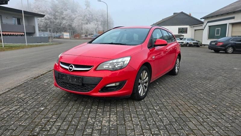 Rot Gebraucht 2014 Opel Astra Energy Kombi | 1.799 € (Superpreis) - Bild 1/4