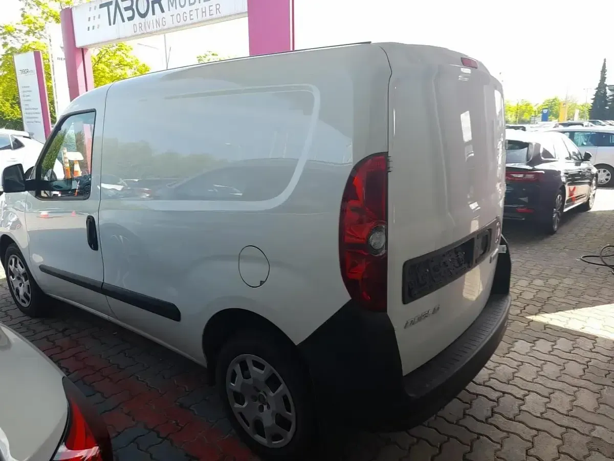 Gebraucht Fiat Doblò 90 PS (66 kW) 2023 Weiß Van / Kleinbus
